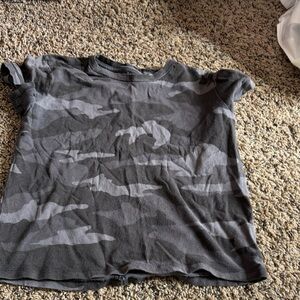 Athleta Kids Camouflage Tee - Black and Gray